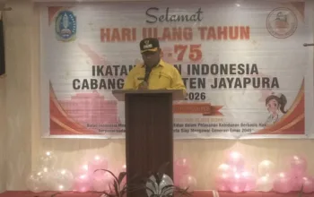 Pemkab Jayapura Prioritaskan Kesehatan dan Pendidikan, Wabup HRY Apresiasi Peran Bidan di HUT ke-75 IBI