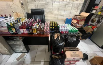 Polresta Jayapura Kota Sita 359 Botol Miras Ilegal, 2 Pemilik Diamankan