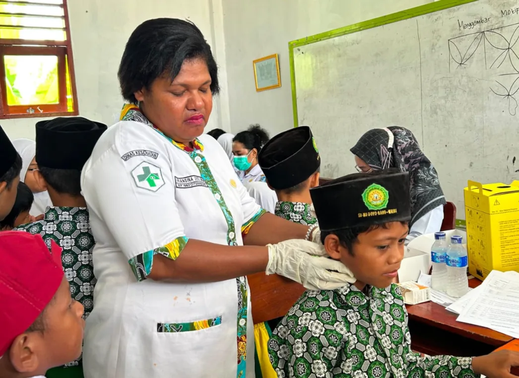 Program CKG Kemenkes Jalan di Waibhu: 97 Siswa SD NU Doyo Baru Dapat Layanan Kesehatan Gratis