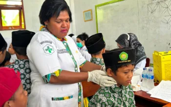 Program CKG Kemenkes Jalan di Waibhu: 97 Siswa SD NU Doyo Baru Dapat Layanan Kesehatan Gratis