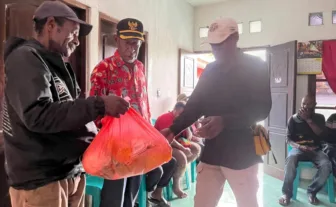 Bakti Sosial di Keerom, Tokoh Adat Papua Pegunungan Minta Warga Sambut HUT RI Ke-81 Dengan Pesan Damai