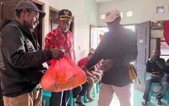 Bakti Sosial di Keerom, Tokoh Adat Papua Pegunungan Minta Warga Sambut HUT RI Ke-81 Dengan Pesan Damai