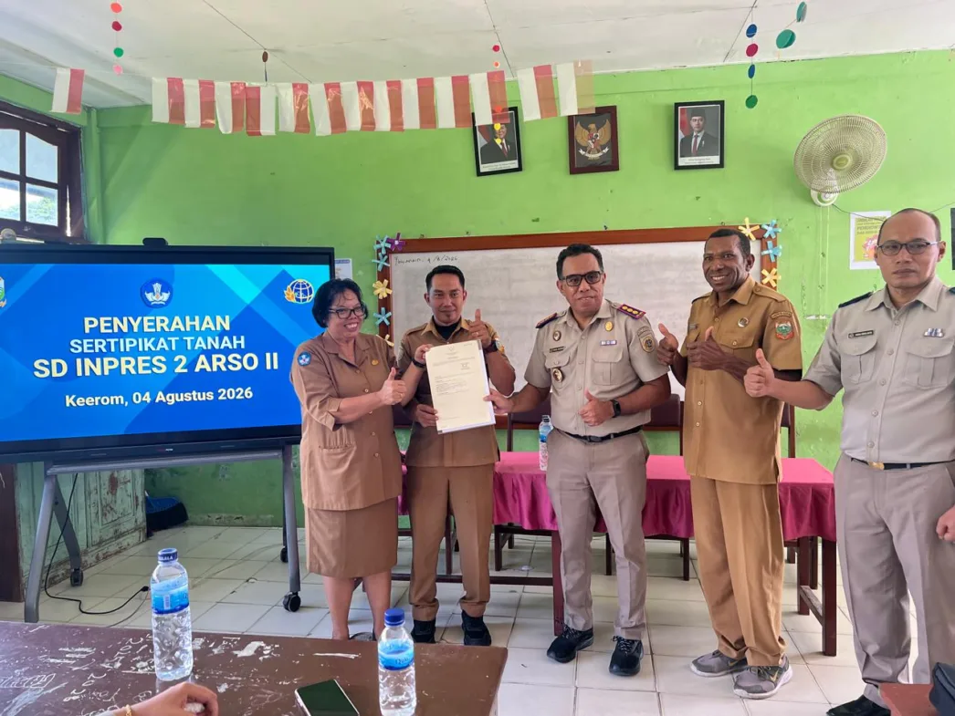 Penantian 41 Tahun Berakhir, SD Inpres 2 Arso Resmi Terima Sertipikat Elektronik dari Kantor Pertanahan Keerom