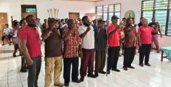 Sambut HUT RI ke-81, Ondofolo Yoka Bagikan Sembako dan Ajak Masyarakat Jaga Persatuan