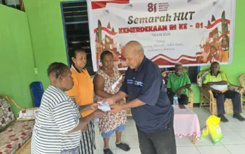 Dukung Festival Kuliner, Ondoafı Kayu Batu Salurkan Bantuan dan Gelar Bakti Sosial Semarakkan HUT Kemerdekaan