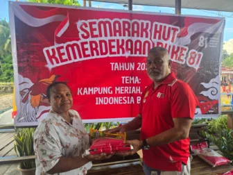 Bakti Sosial dan Bagi Sembako Presiden Warnai HUT ke-81 RI di Kampung Kayo Pulau, Ondoafi: Jaga Persatuan dan Waspada Hoaks