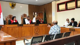 ​Sidang Pembuktian Pelepasan Bukit Jokowi, Kuasa Hukum Herixon Korwa: Jaksa Gagal Buktikan Dakwaan Surat Palsu
