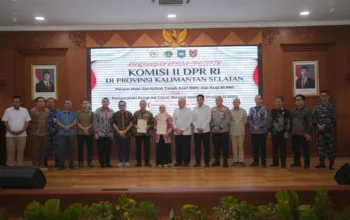ATR BPN Serahkan Sertipikat Aset BMD dan BUMD Pemprov Kalsel, Wamen Ossy: Perkuat Kepastian Hukum Aset Daerah