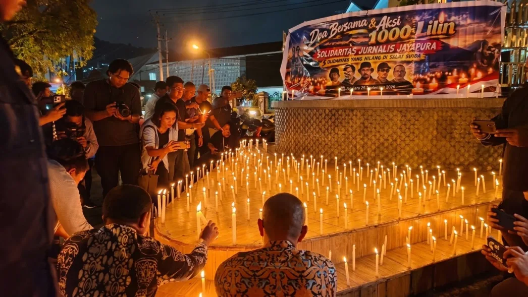Solidaritas Jurnalis Jayapura Gelar Doa dan 1.000 Lilin Kenang 5 Wartawan Yang Hilang di Selat Sunda