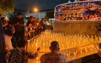 Solidaritas Jurnalis Jayapura Gelar Doa dan 1.000 Lilin Kenang 5 Wartawan Yang Hilang di Selat Sunda
