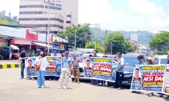 Demo Puluhan Sopir Taksi di Jayapura Desak Komnas HAM dan Polda Papua Usut Penembakan Sopir Aris Sanda di Wamena