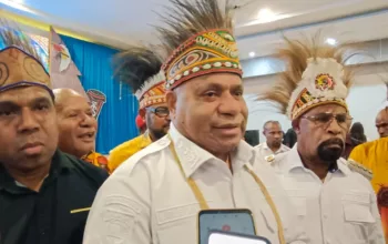 Buka Konferensi Adat, Gubernur Fakhiri: Masyarakat Adat Bukan Objek, Tapi Penentu Arah Pembangunan Papua