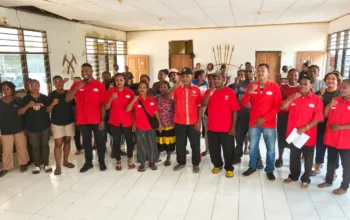 Ondofolo Besar Yoka Gelar Bakti Sosial Peringati Hari Sumpah Pemuda, Ajak Pemuda Papua Jaga Adat dan Persatuan